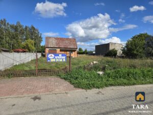 Działka budowlana z budynkiem gospodarczym. — zdjęcie 2
